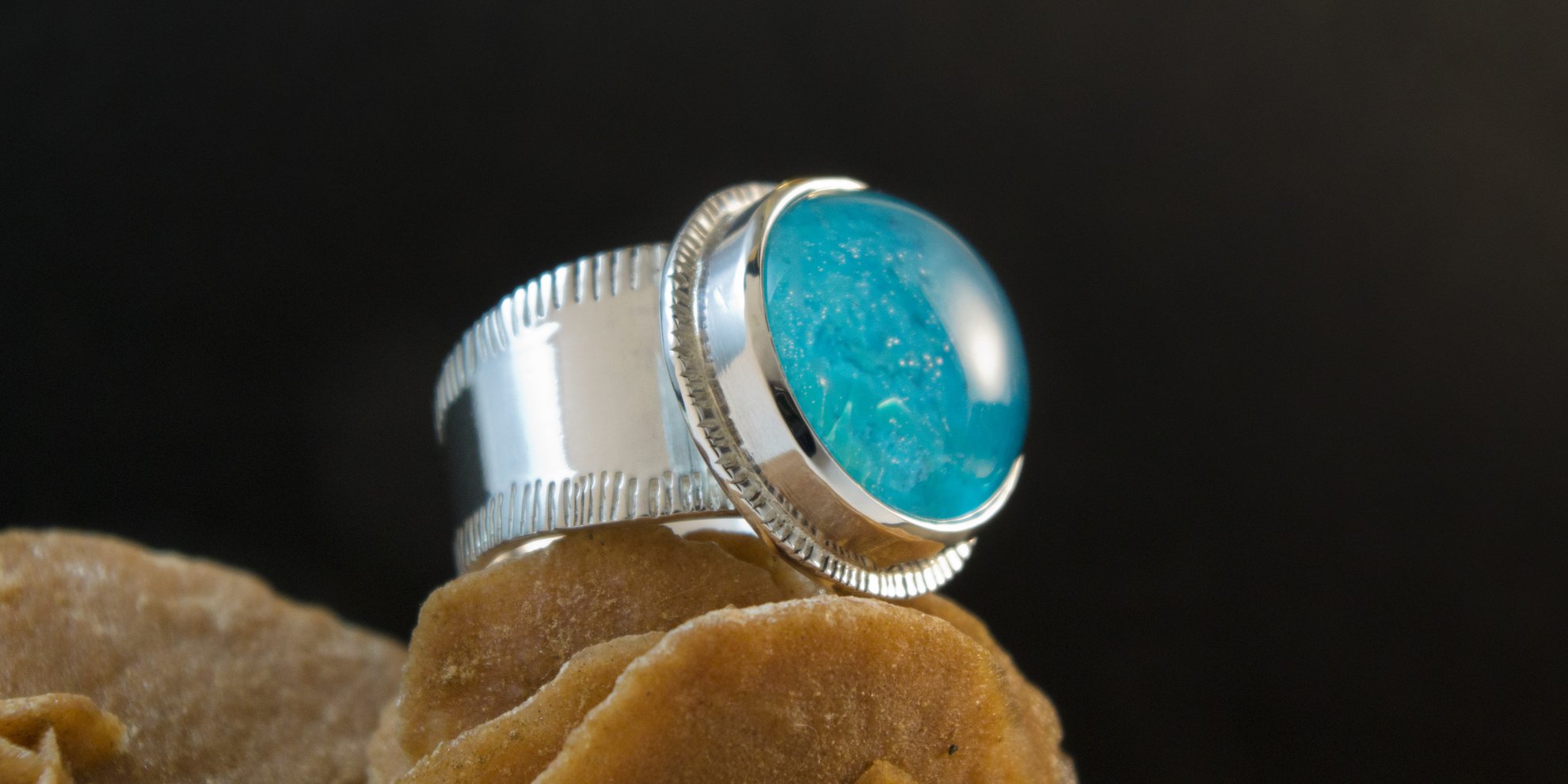 Blue rose ring